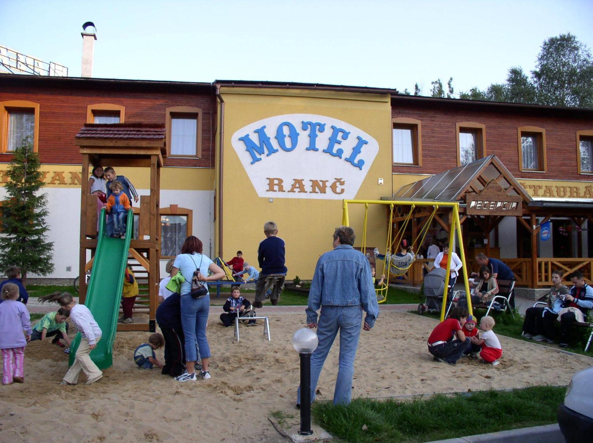 Motel Ranc รูชอมแบรอค ภายนอก รูปภาพ