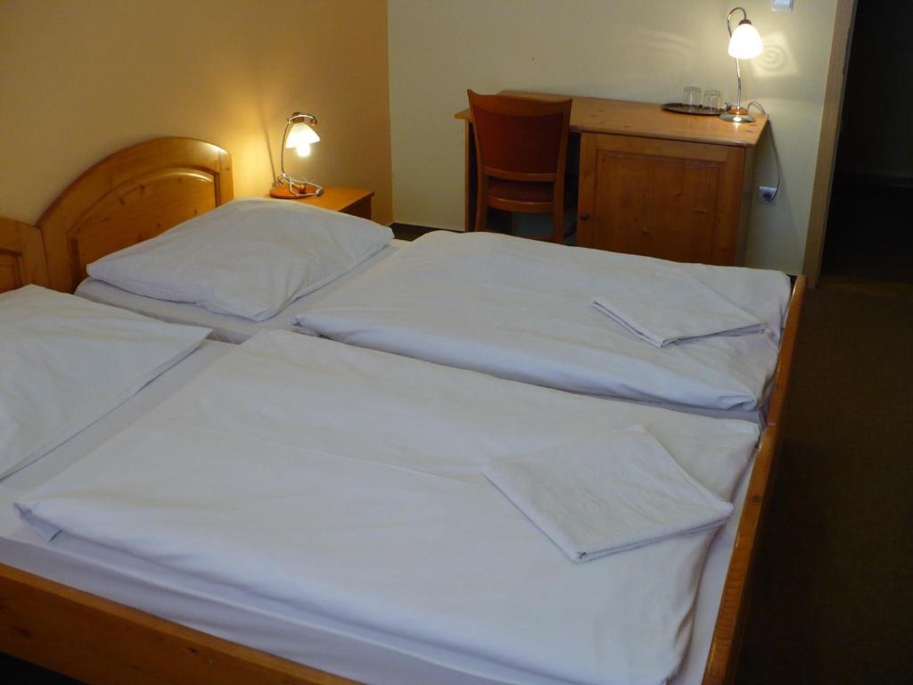 Motel Ranc รูชอมแบรอค ห้อง รูปภาพ