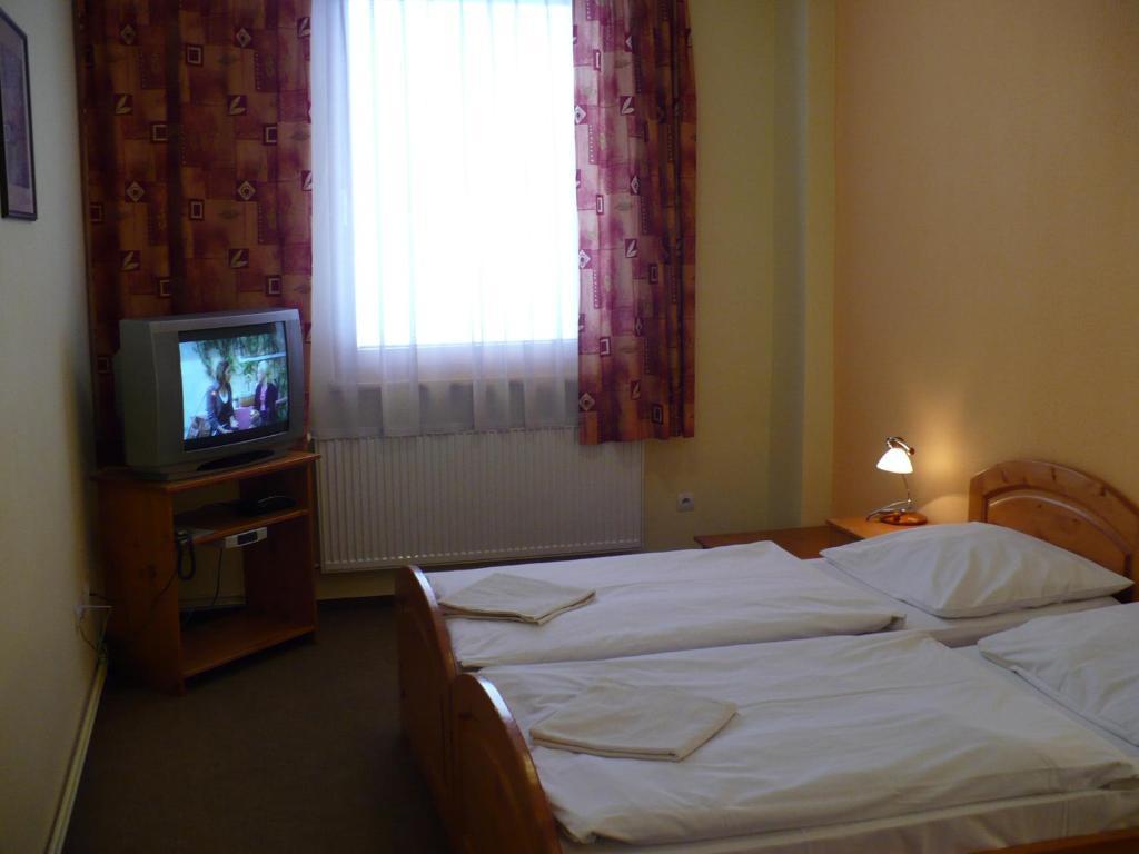Motel Ranc รูชอมแบรอค ห้อง รูปภาพ